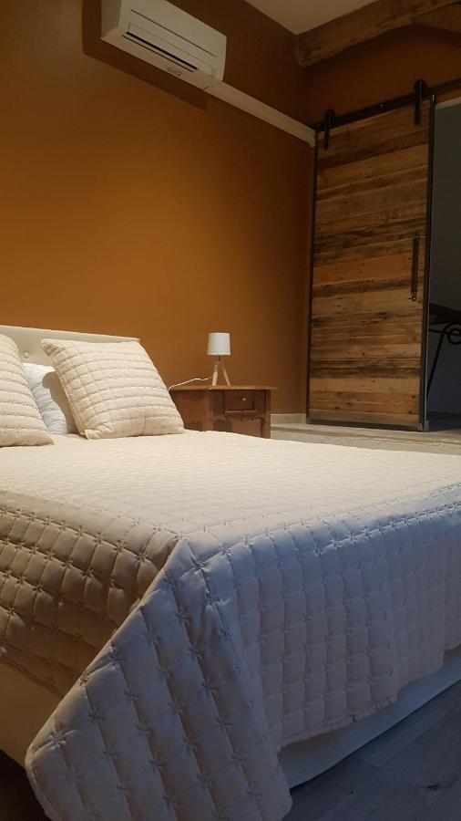 Bed and Breakfast Domaine Des Grands Chenes Preveranges Екстер'єр фото